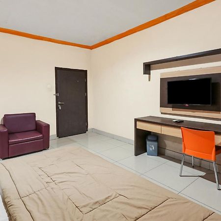 Collection O 93163 Hotel Grand Kartika Parepare Exteriör bild