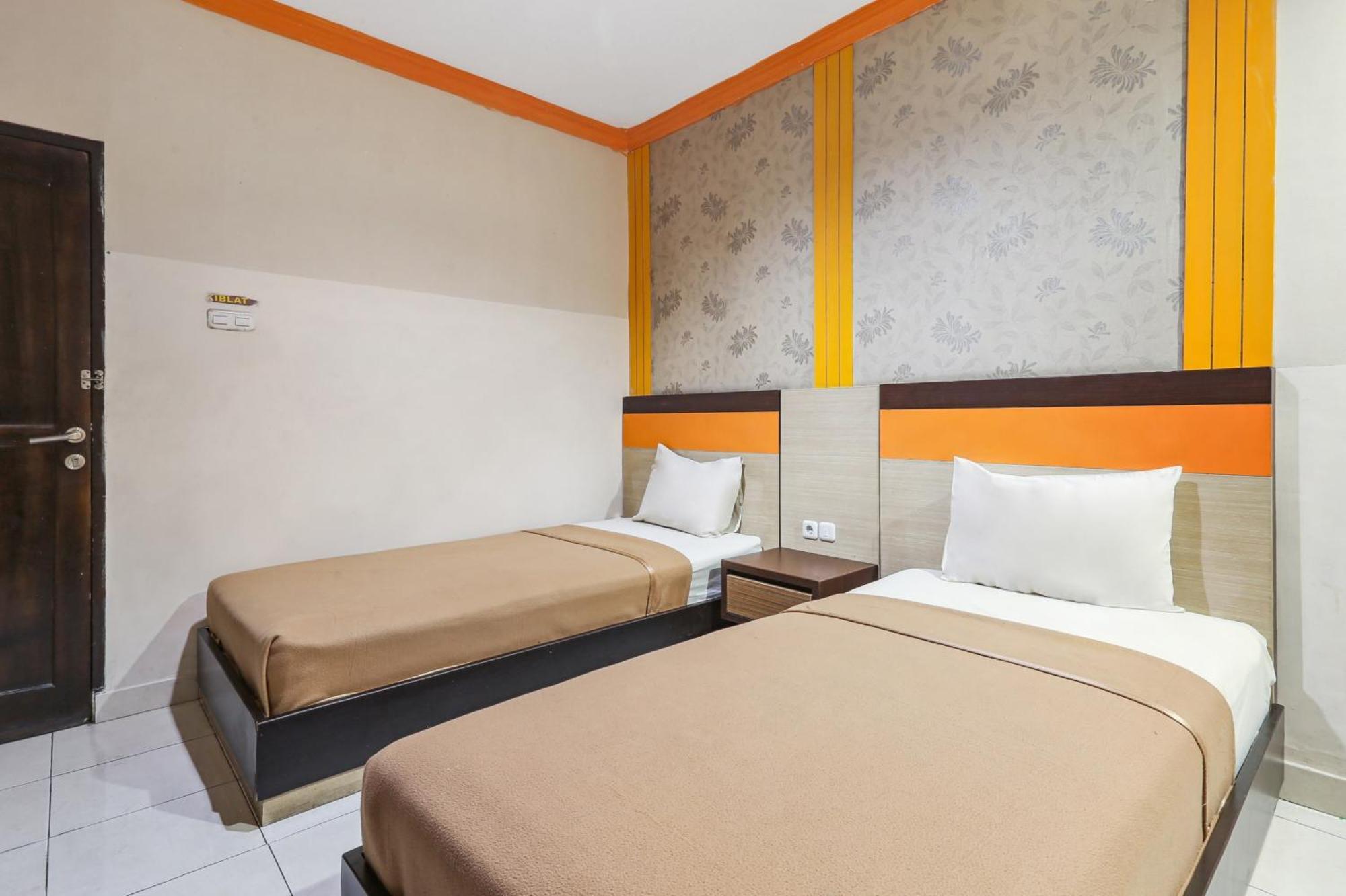 Collection O 93163 Hotel Grand Kartika Parepare Exteriör bild
