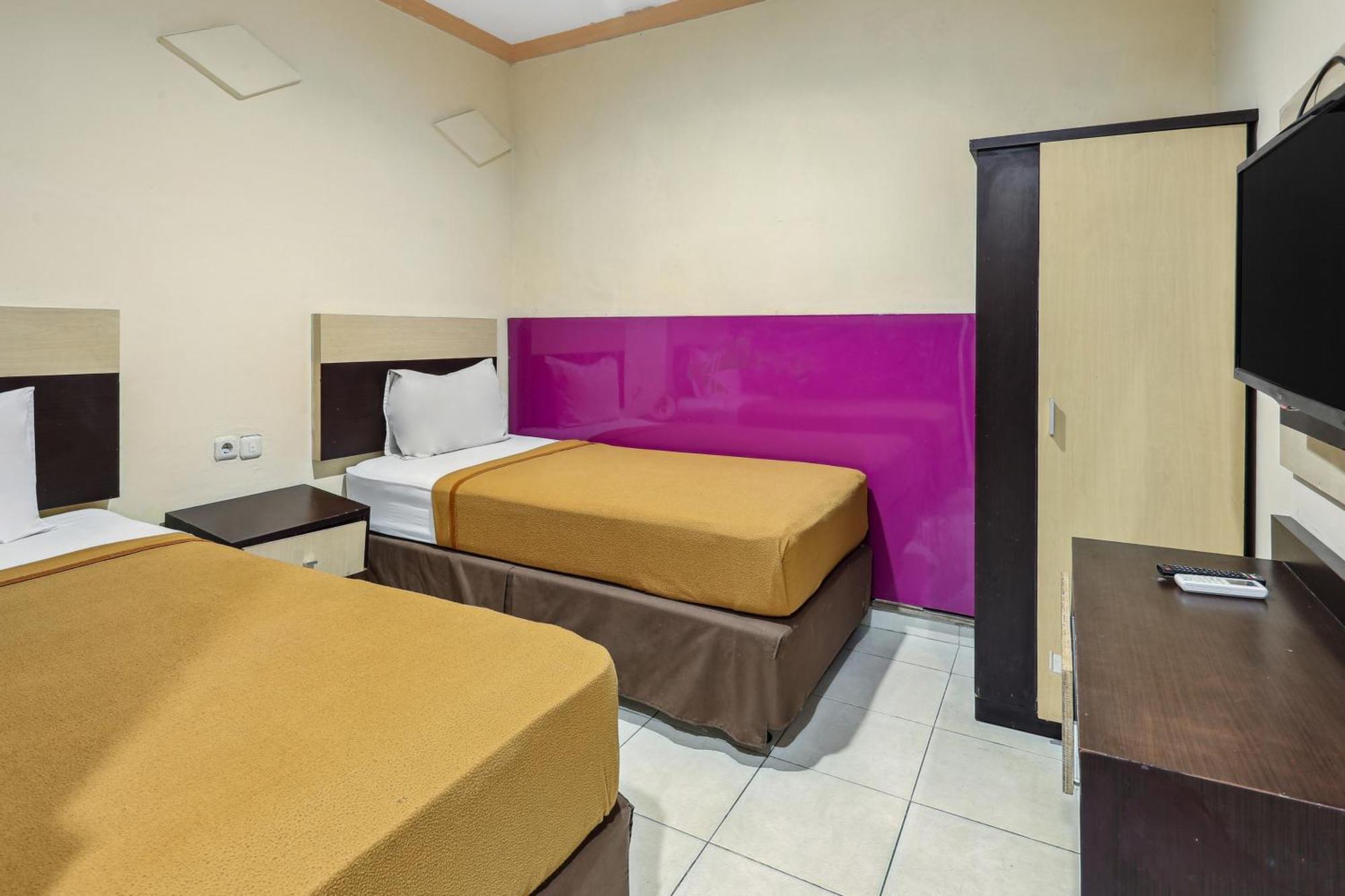 Collection O 93163 Hotel Grand Kartika Parepare Exteriör bild