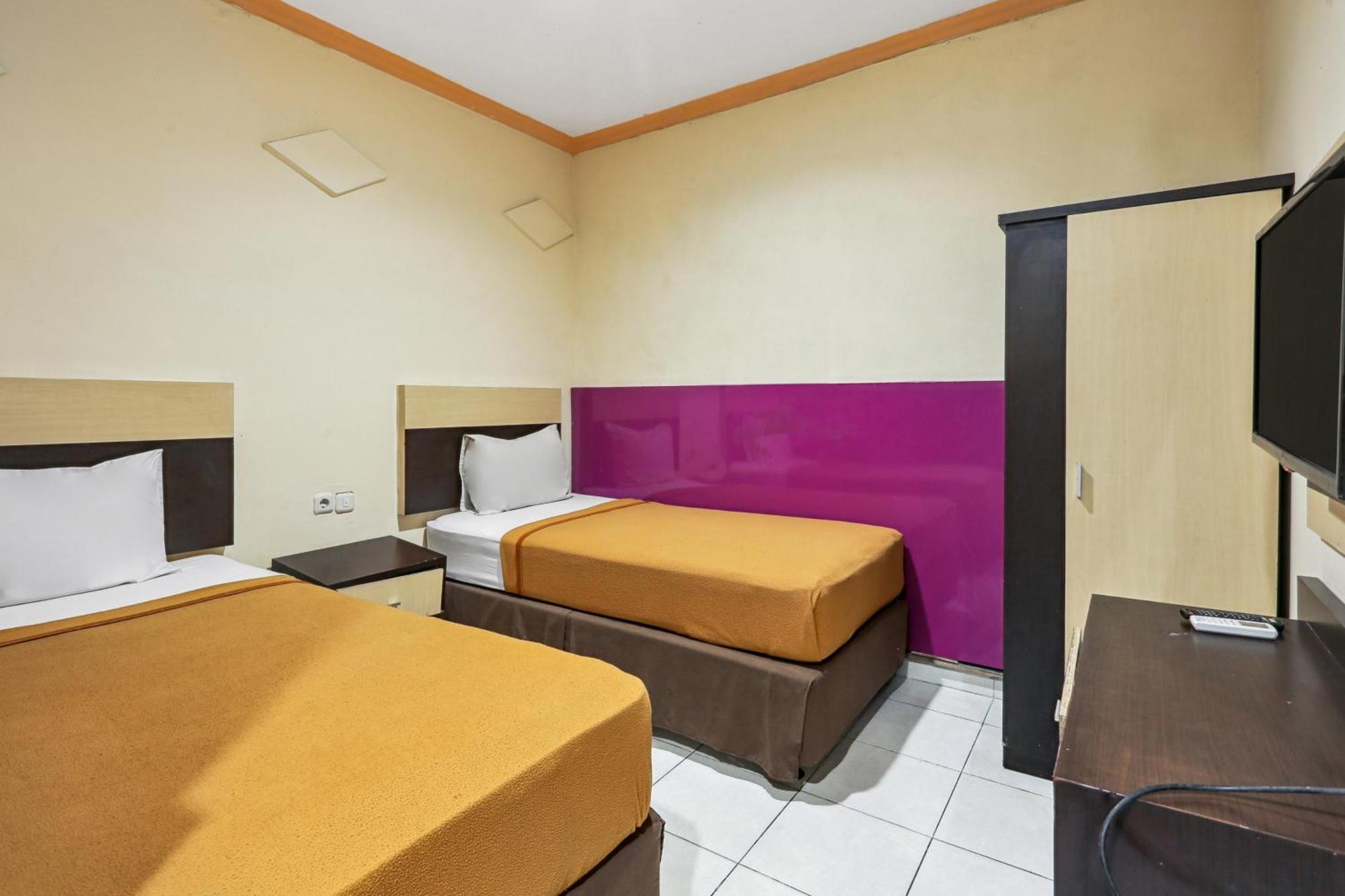 Collection O 93163 Hotel Grand Kartika Parepare Exteriör bild