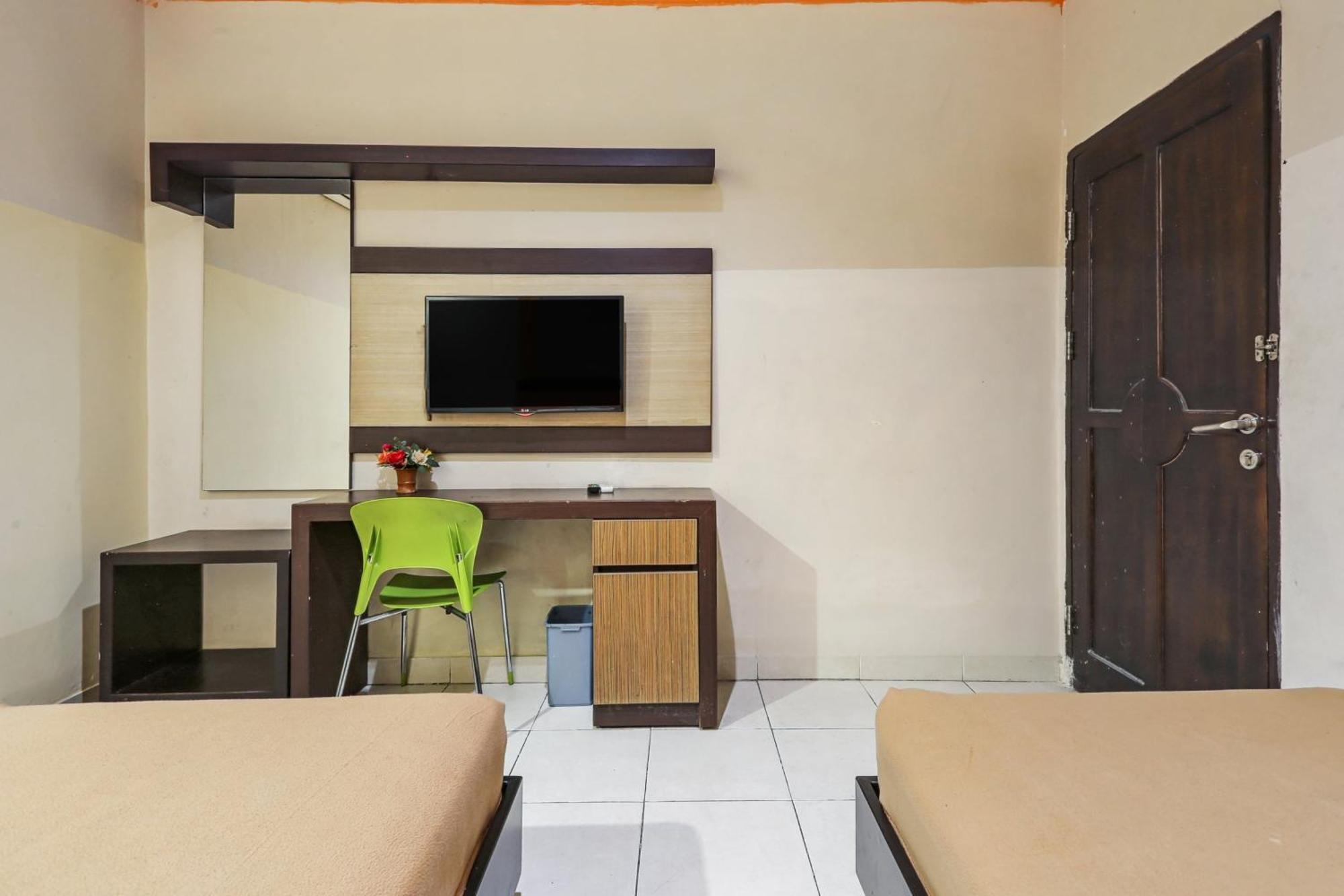 Collection O 93163 Hotel Grand Kartika Parepare Exteriör bild